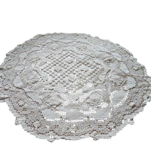 Handmade crotched doily 27.5x27.5 - Picture 1 of 5